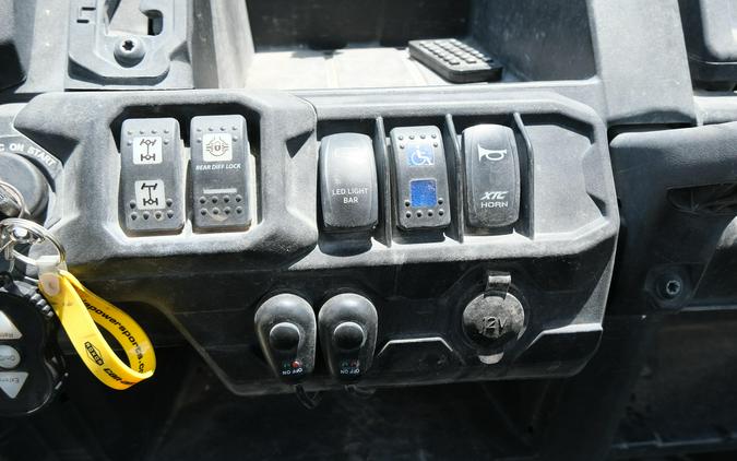 2021 CAN-AM SSV DEFENDER MAX DPS HD8 BC 21
