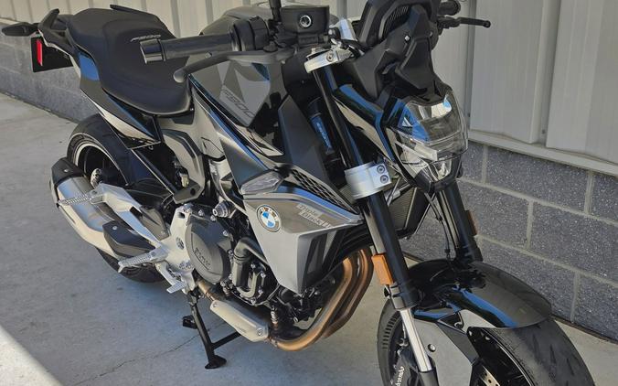2025 BMW F 900 R