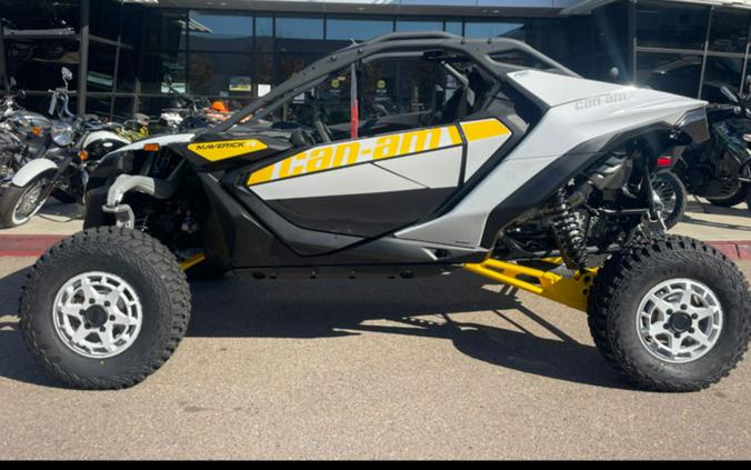 2024 Can-Am™ Maverick R Base