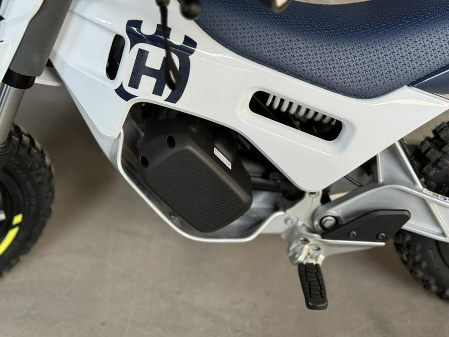 2024 Husqvarna® EE 2