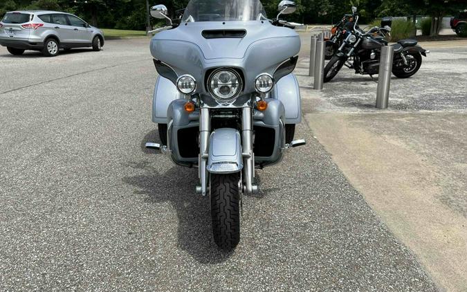 2023 Harley-Davidson Tri Glide Ultra Atlas Silver Metallic