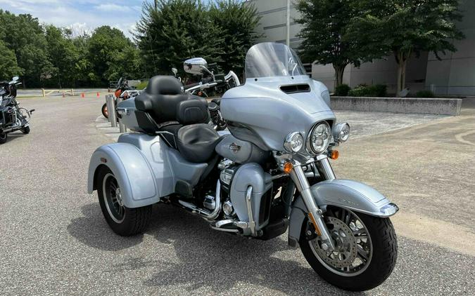 2023 Harley-Davidson Tri Glide Ultra Atlas Silver Metallic