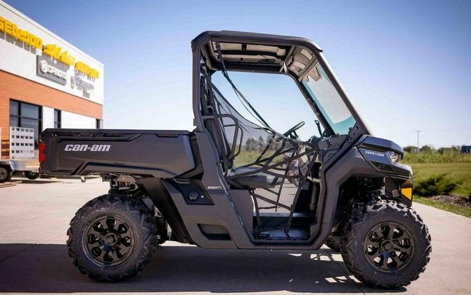 2024 Can-Am® Defender DPS HD9 Timeless Black