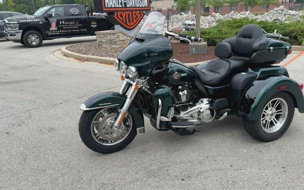2024 Harley-Davidson® Tri Glide® Ultra Alpine Green / Vivid Black