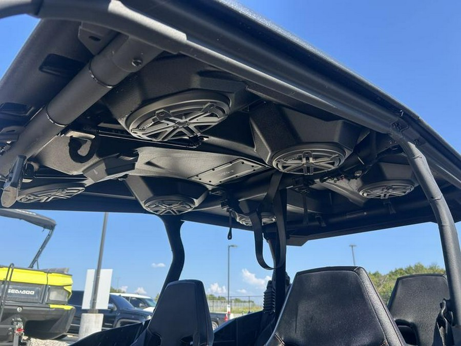 2025 Can-Am® Commander MAX XT-P