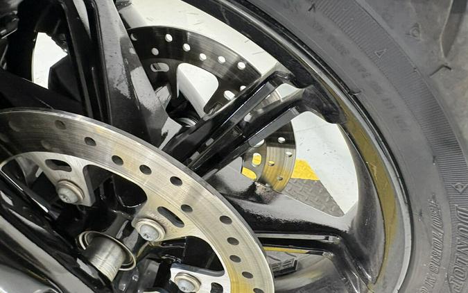 2022 Harley-Davidson® Ultra Limited Vivid Black - Black Finish