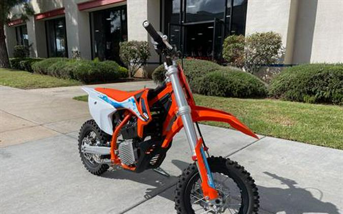 2024 KTM SX-E 3