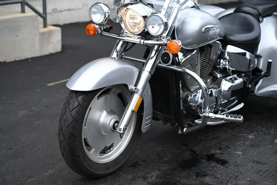 2009 Honda® VTX1300 R