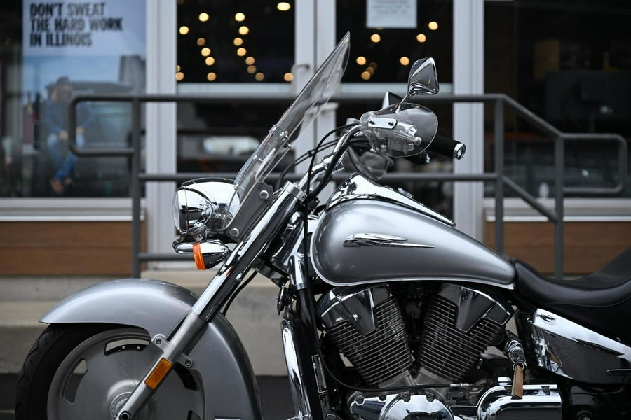 2009 Honda® VTX1300 R