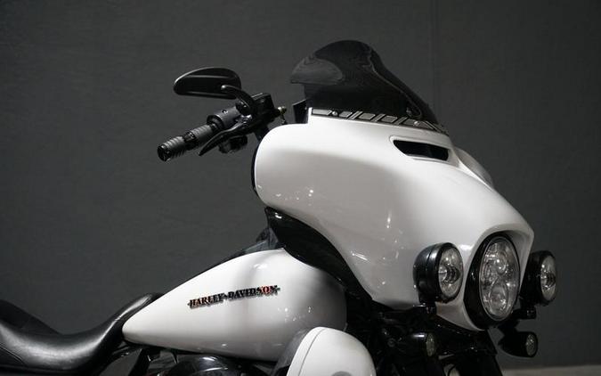 2016 Harley-Davidson® FLHTKL - Ultra Limited Low