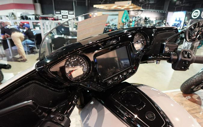 2026 Indian Motorcycle Chieftain® PowerPlus Dark Horse with 112 and PowerBand Audio Package
