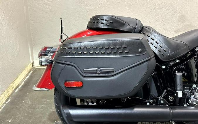 2026 Harley-Davidson® Heritage Classic® BRILLIANT RED W/ PINSTRIPE