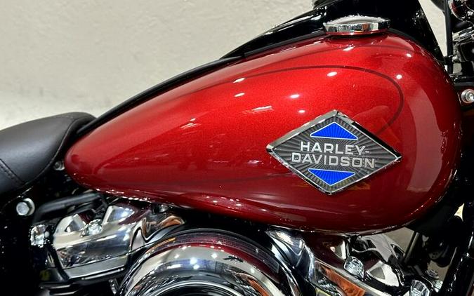 2026 Harley-Davidson® Heritage Classic® BRILLIANT RED W/ PINSTRIPE