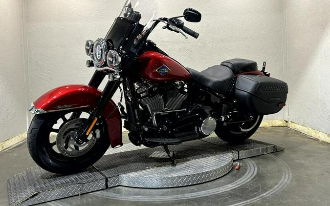 2026 Harley-Davidson® Heritage Classic® BRILLIANT RED W/ PINSTRIPE