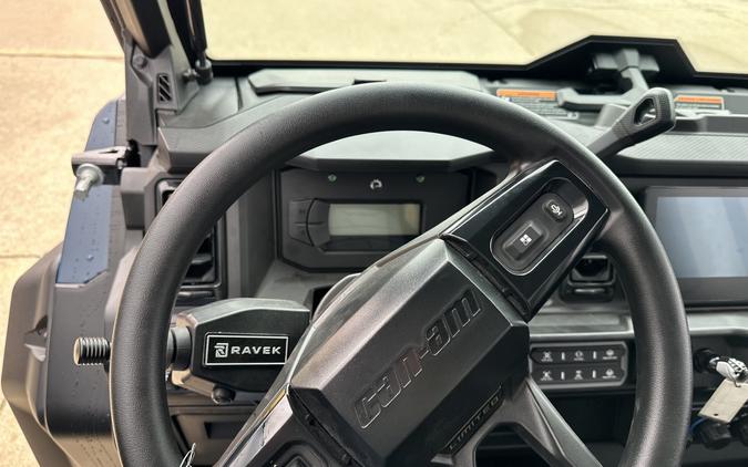 2026 Can-Am Defender Limited HD11
