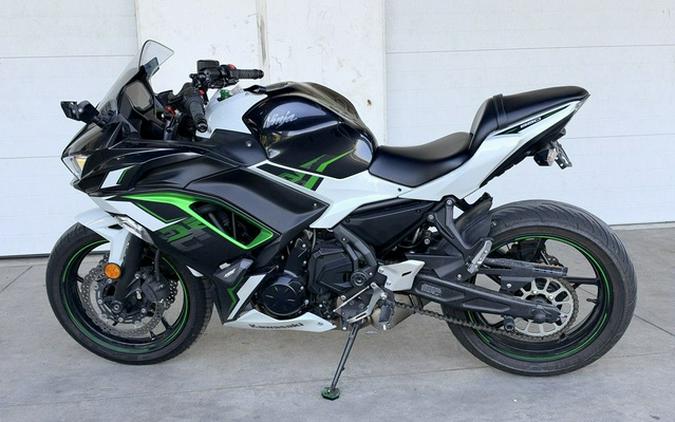 2022 Kawasaki Ninja 650 KRT Edition