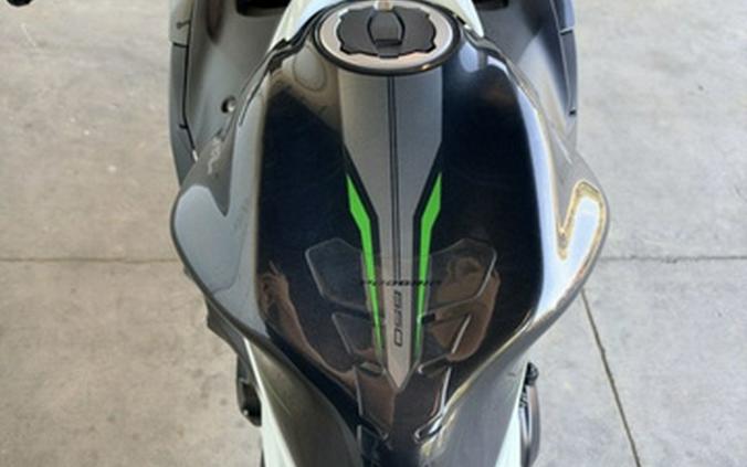 2022 Kawasaki Ninja 650 KRT Edition