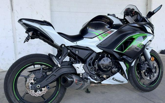 2022 Kawasaki Ninja 650 KRT Edition