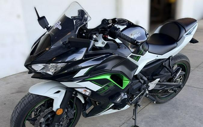 2022 Kawasaki Ninja 650 KRT Edition