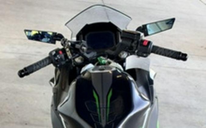 2022 Kawasaki Ninja 650 KRT Edition