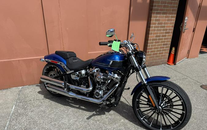 Harley-Davidson® Breakout™ 117 Blue Burst