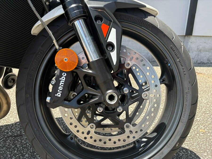 2025 Triumph Street Triple 765 R