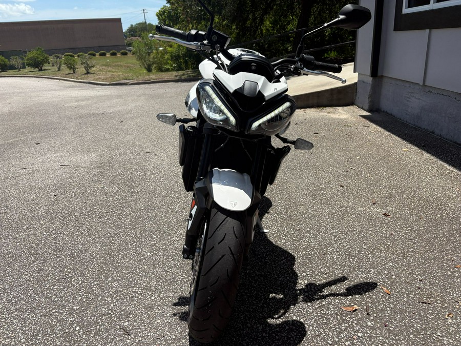 2025 Triumph Street Triple 765 R