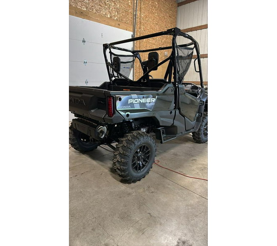 2025 Honda® Pioneer 1000 Deluxe