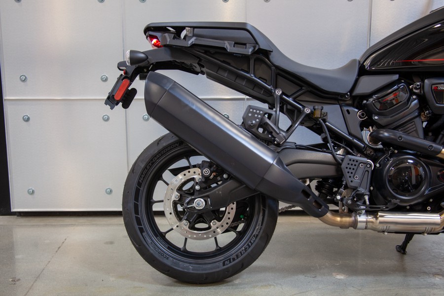 2025 Harley-Davidson® Pan America® 1250 ST