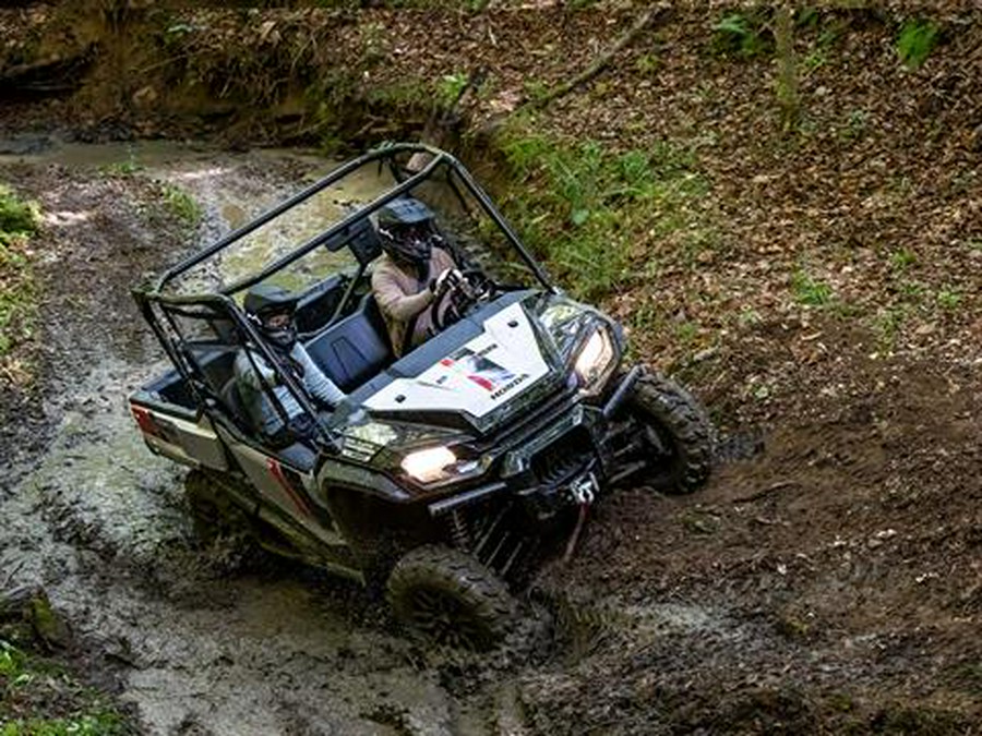 2022 Honda Pioneer 1000 Deluxe