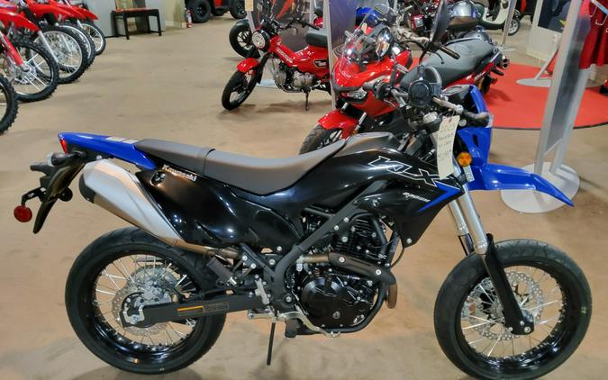 2023 Kawasaki KLX230SM Review [A Dozen Fast Facts]