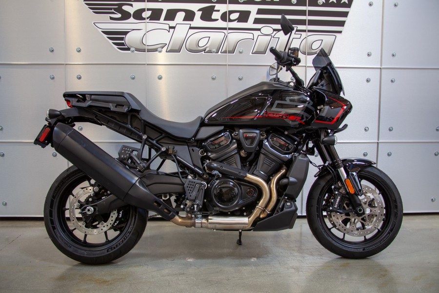 2025 Harley-Davidson® Pan America® 1250 ST