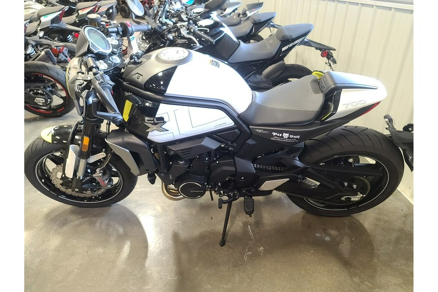 2022 CFMOTO 700CL-X Sport