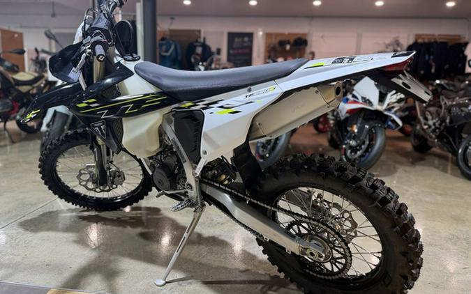 2026 Triumph TF 250-E Jet BlackPure White