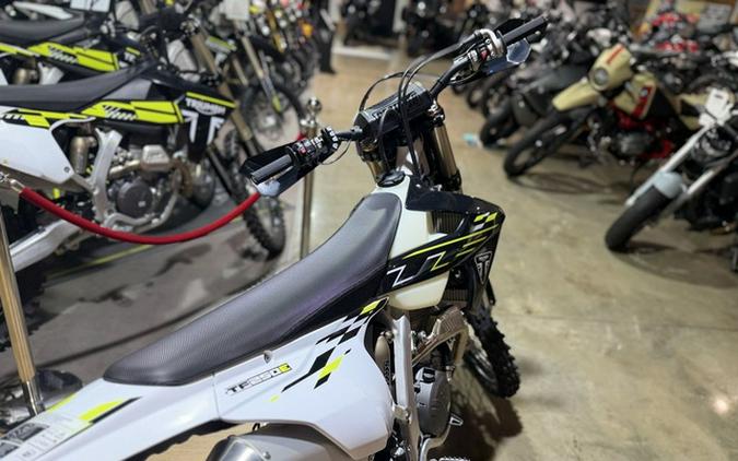 2026 Triumph TF 250-E Jet BlackPure White