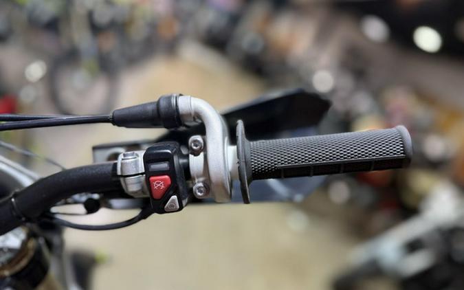 2026 Triumph TF 250-E Jet BlackPure White