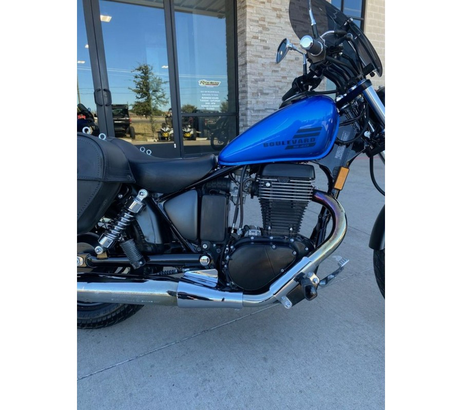 2019 Suzuki Boulevard S40
