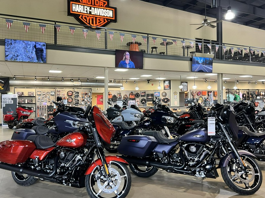 FLTRX 2025 Road Glide