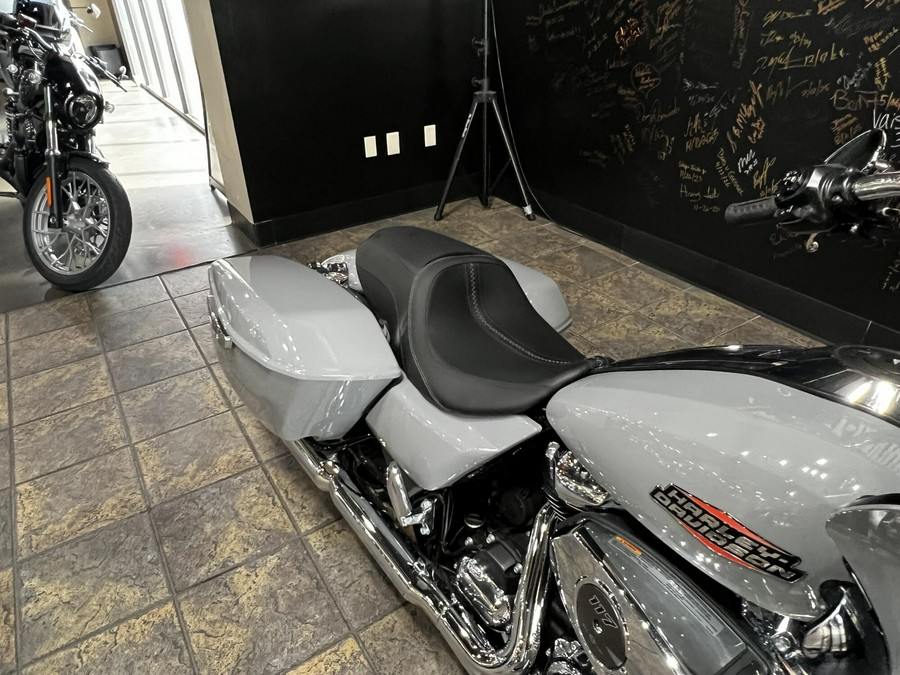 FLTRX 2025 Road Glide