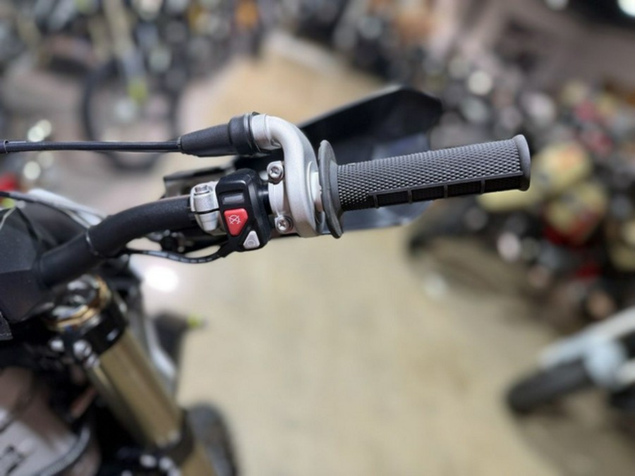 2026 Triumph TF 450-E Jet BlackPure White