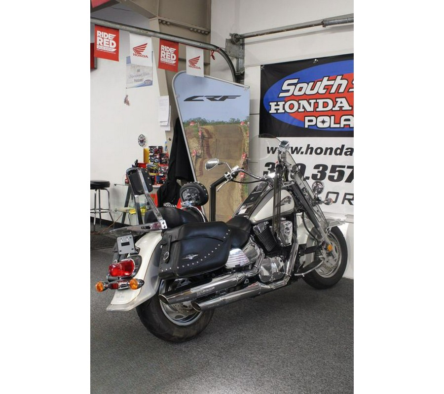 2004 Suzuki VL1500K4