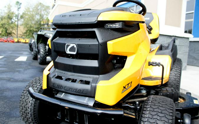 2022 Cub Cadet® LX46