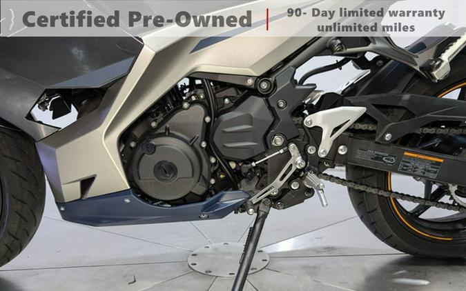 2023 Kawasaki Ninja 400 ABS Pearl Blizzard White/Metallic Carbo