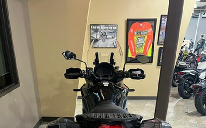 2025 Kawasaki Versys 1100 SE LT ABS