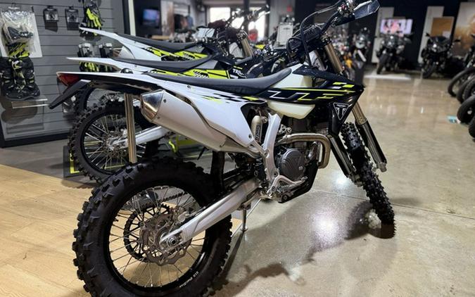 2026 Triumph TF 450-E Jet BlackPure White