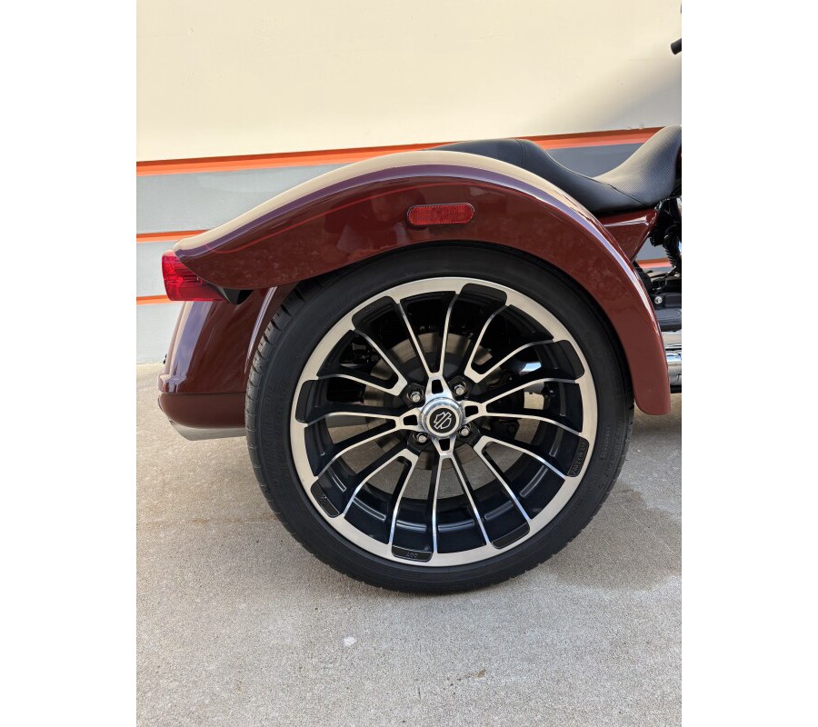 2024 Harley-Davidson® Road Glide 3 RED ROCK CO