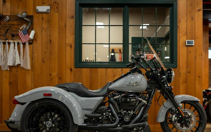 2024 Harley-Davidson® Freewheeler® Billiard Gray