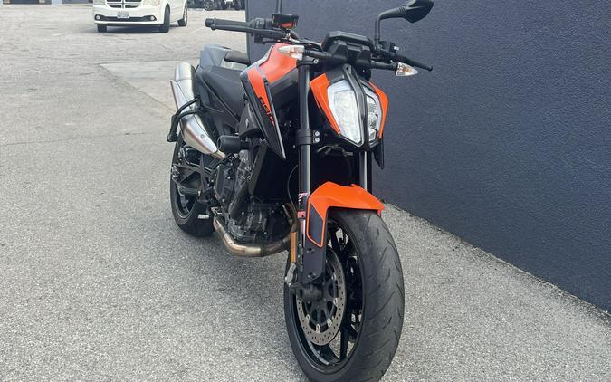 2022 KTM Duke 890 R