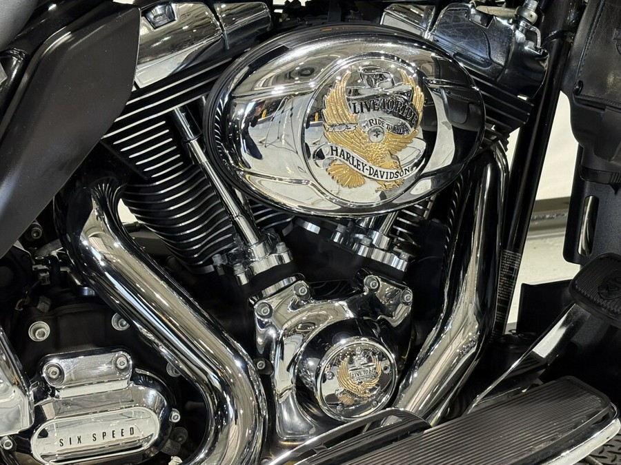 2013 Harley-Davidson® Tri Glide™ Ultra Classic® Vivid Black