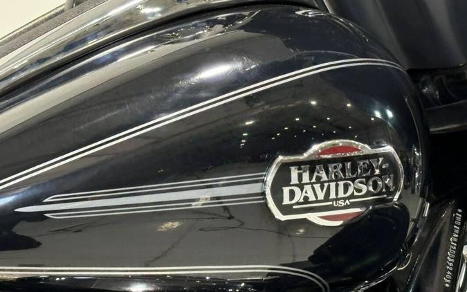 2013 Harley-Davidson® Tri Glide™ Ultra Classic® Vivid Black